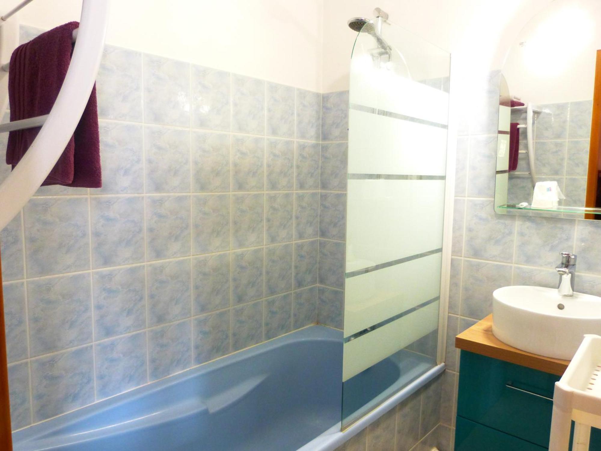 Logis Hotel Les Confins Du Perche Sceaux-sur-Huisne 외부 사진